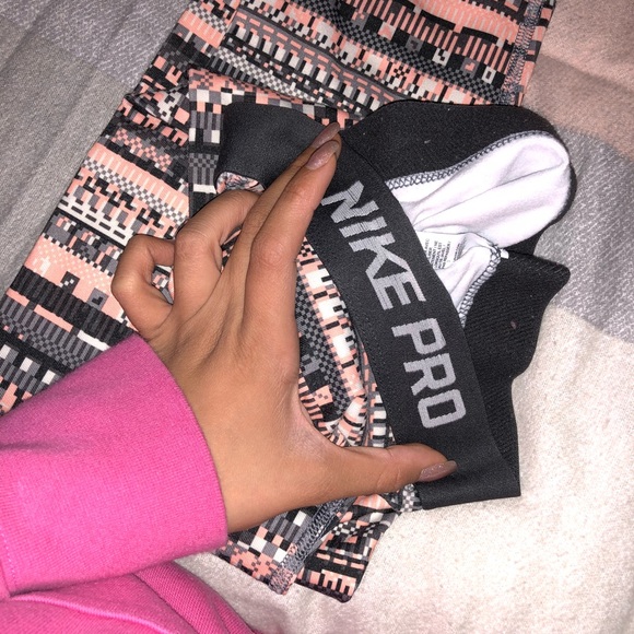 Nike Dri-Fit leggings - Picture 2 of 2